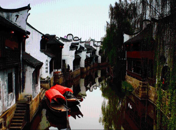 非洲讨水男孩：两岁多被抛弃，在外流浪8个月，被收养后过得如何